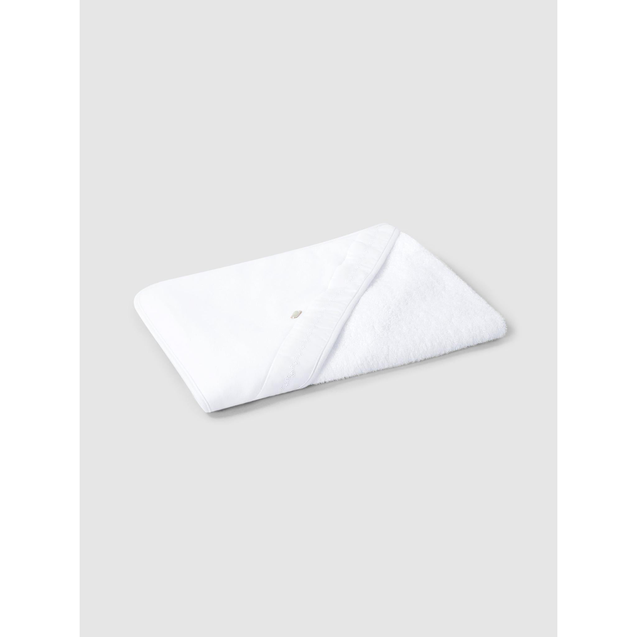 Bath towel with embroidered ribbon detail