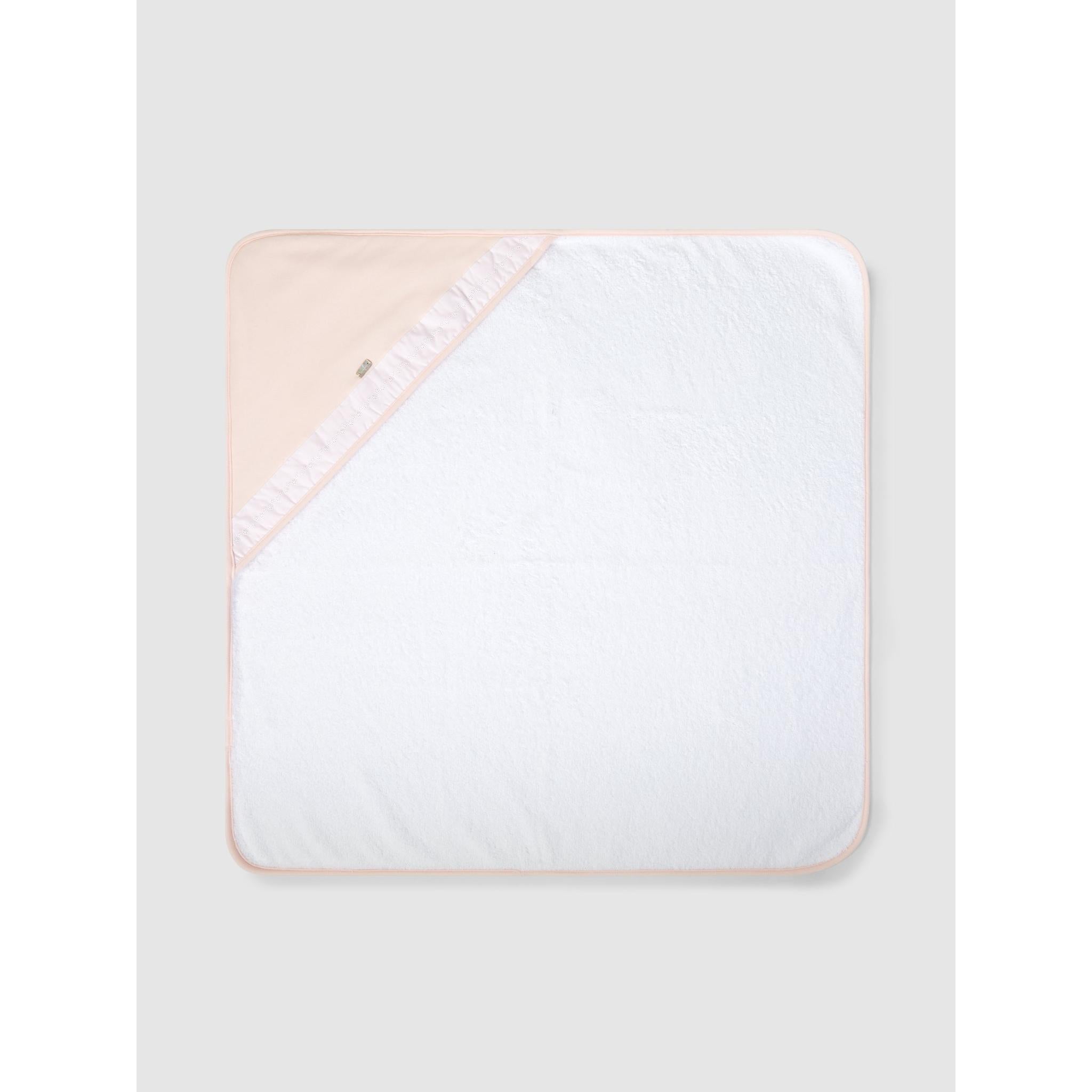 Bath towel with embroidered ribbon detail