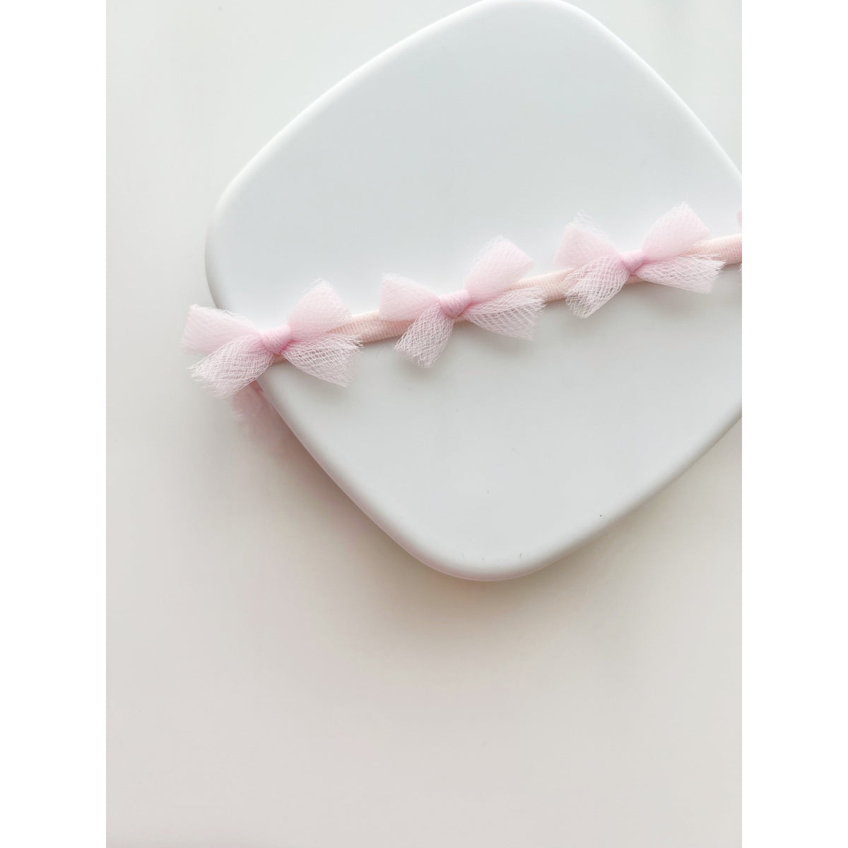 Tull Bow Nylon Headband