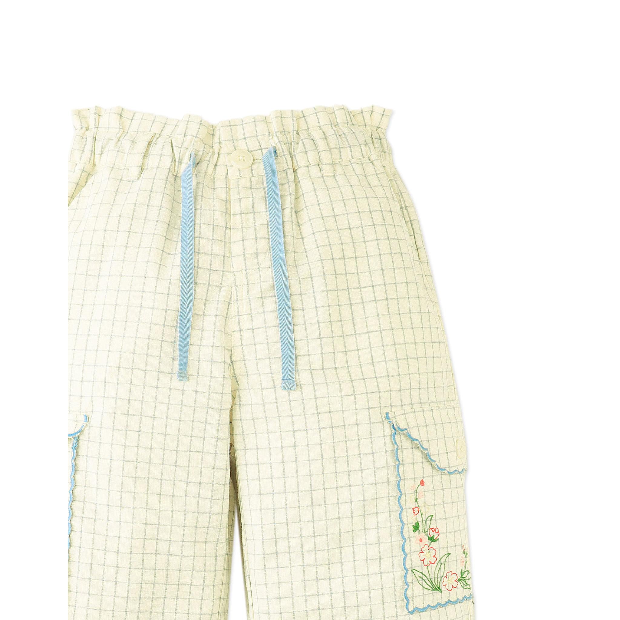 ELOISE HALTER TOP WITH LARGE FLOWER & ARIANA CARGO PANT