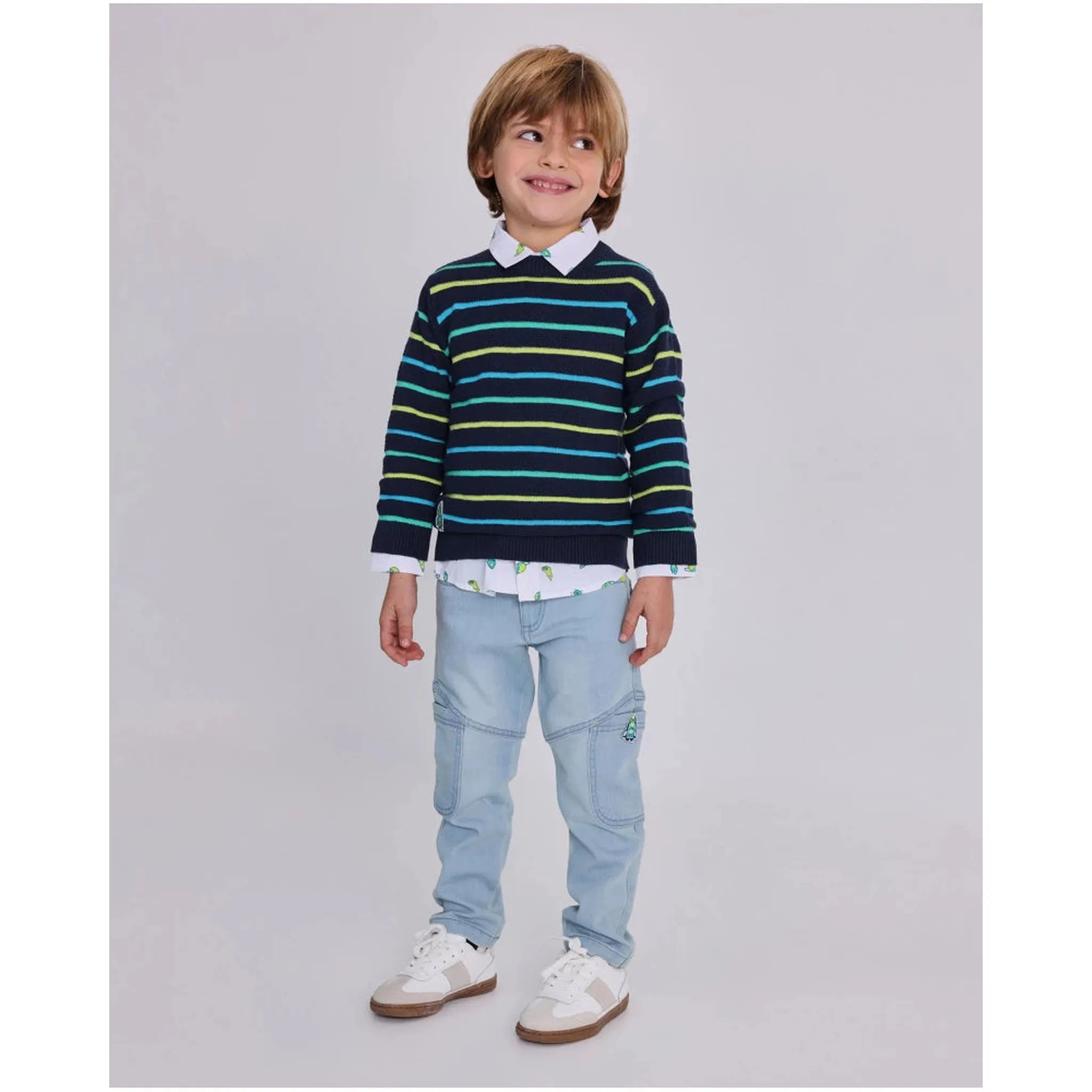 Suéter de punto para niño en azul marino con rayas de colores