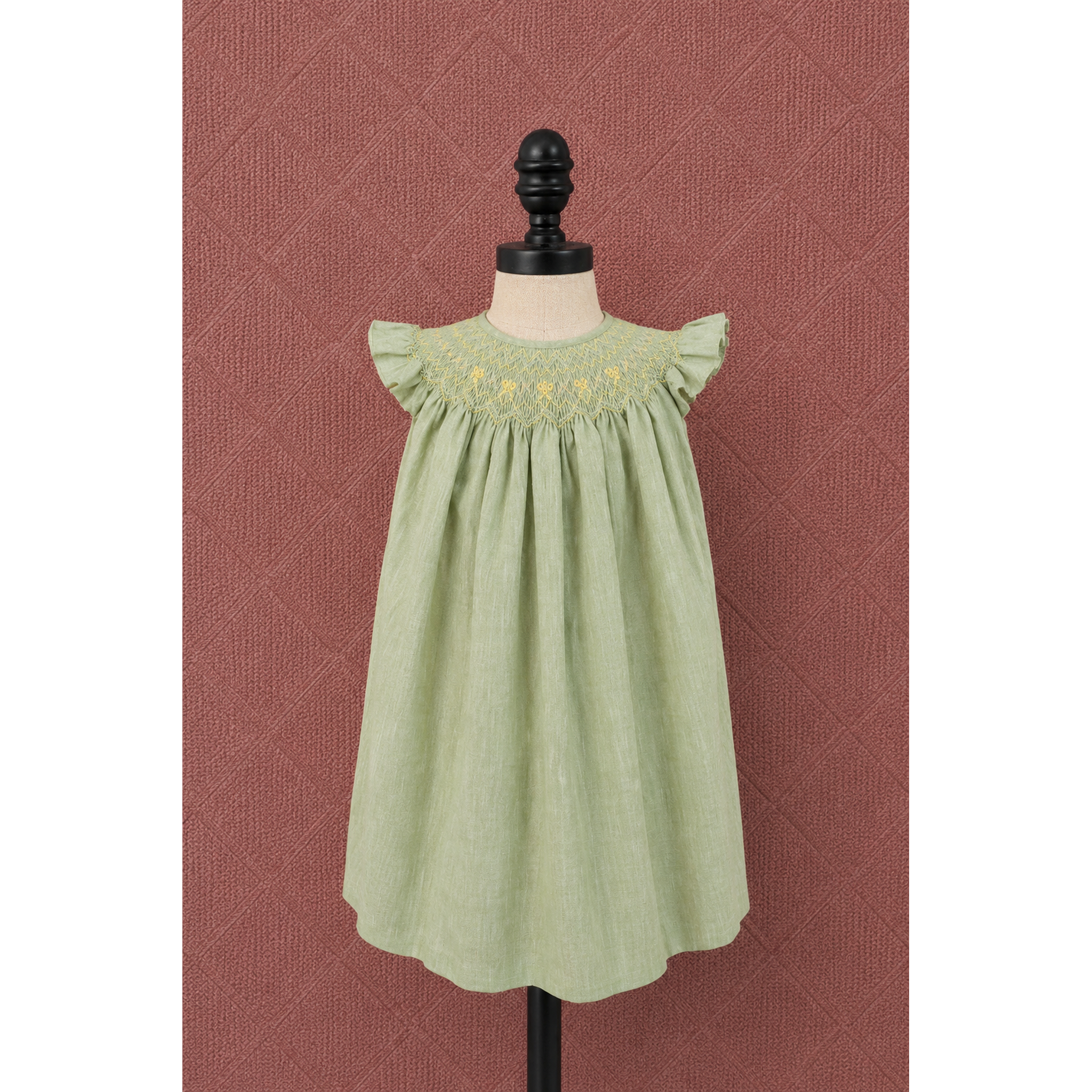 Ona Handsmocked Linen Jesusito