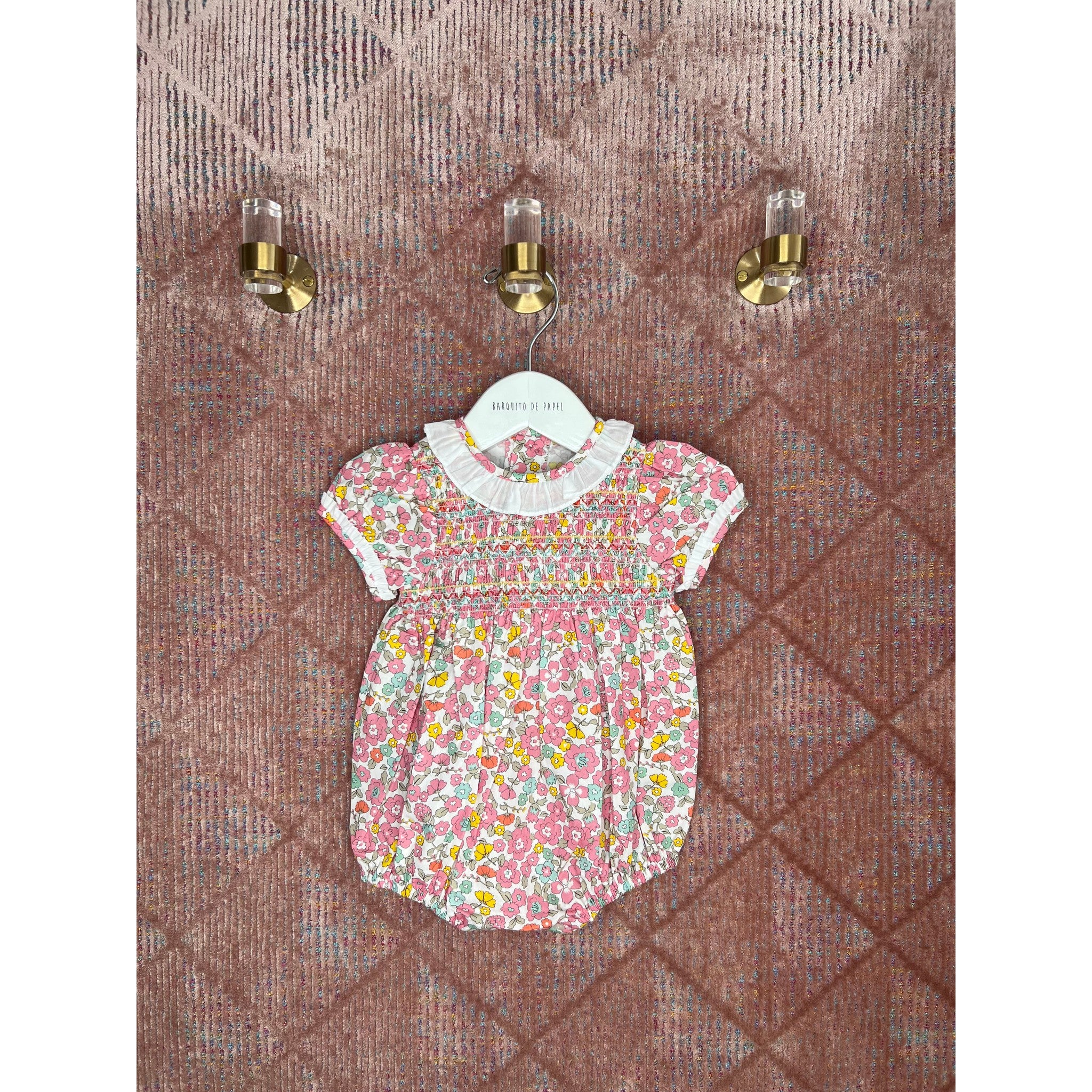 Betsy Flor Redonda Smocked Romper