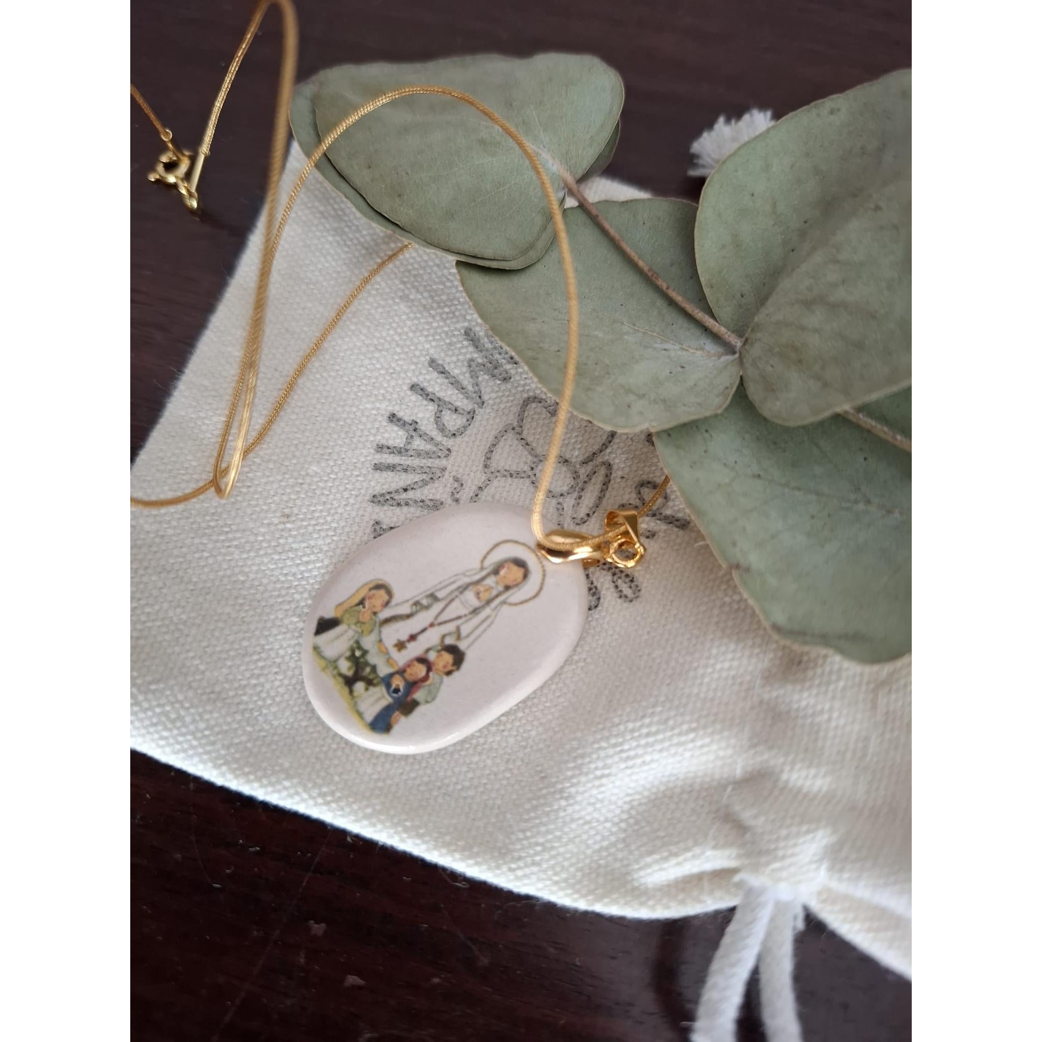 Collar Virgen Ceramica