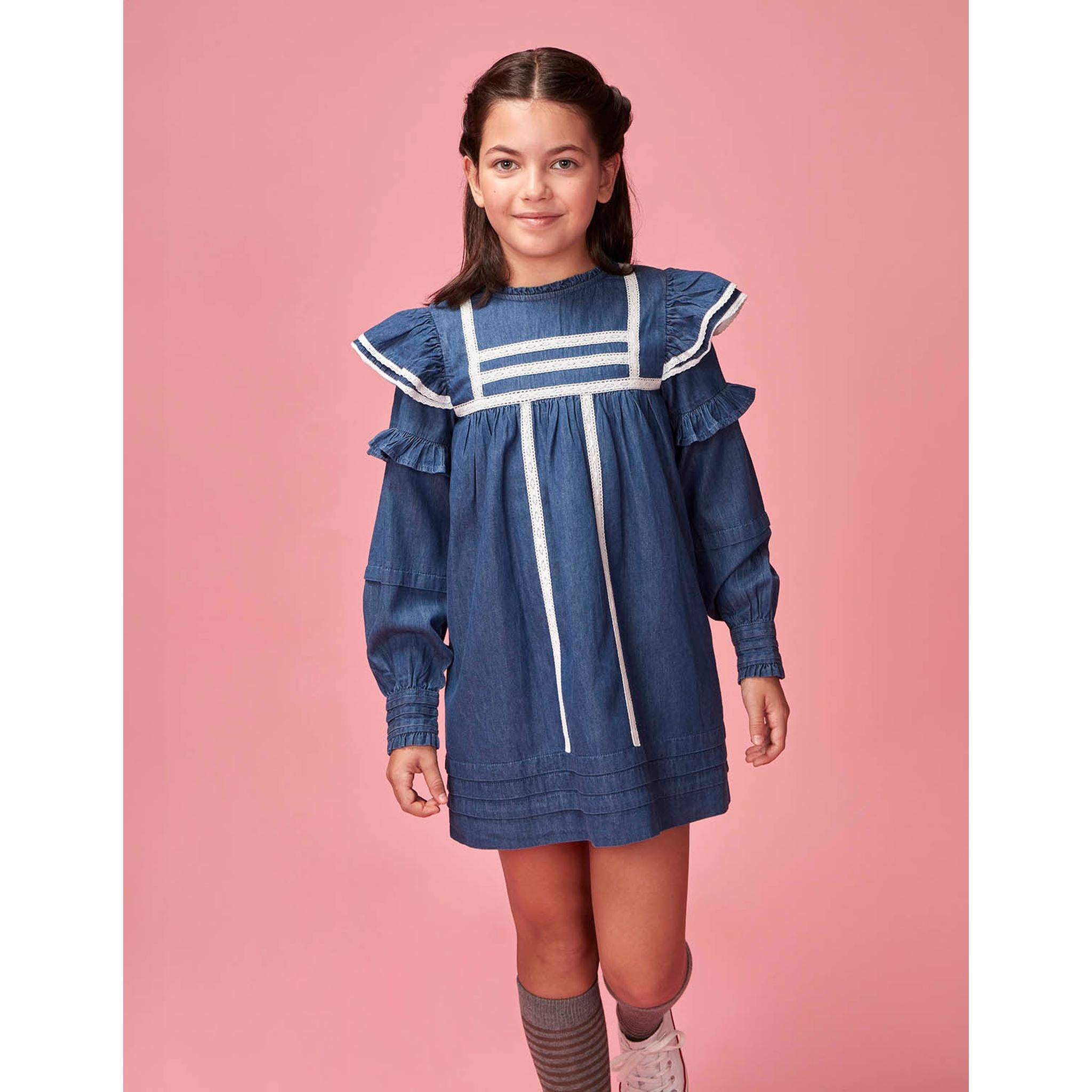 Vestido vaquero con volante en hombros azul claro