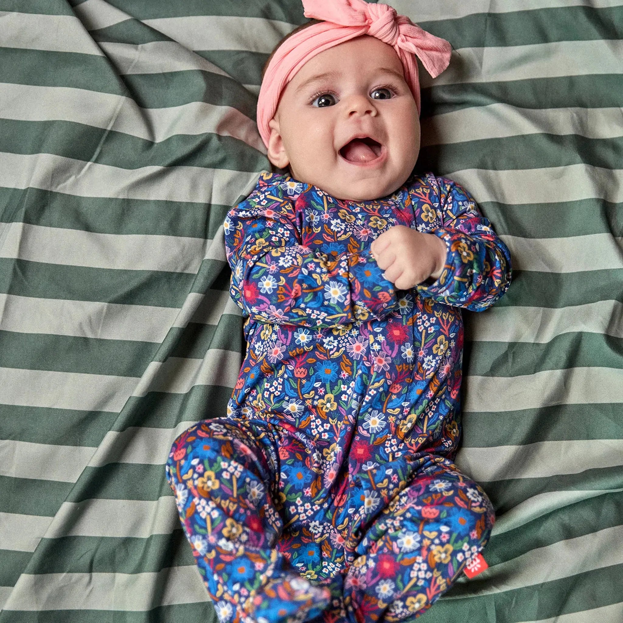 Astric Magnetic Footie