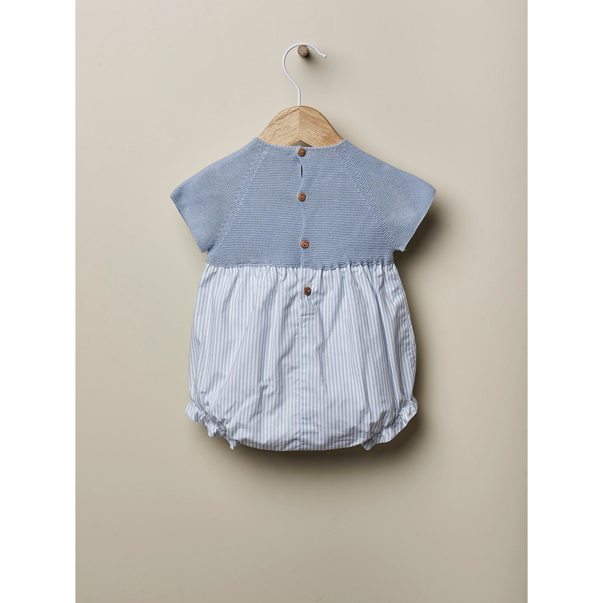 Short-sleeved shortie with soft blue and white stripes | LITTLE LOVE