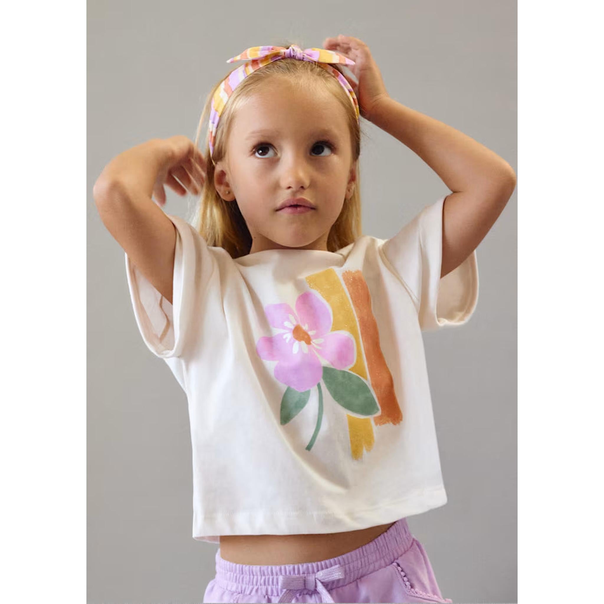 Girl Graphic T-shirt with Hair Tie Short Set