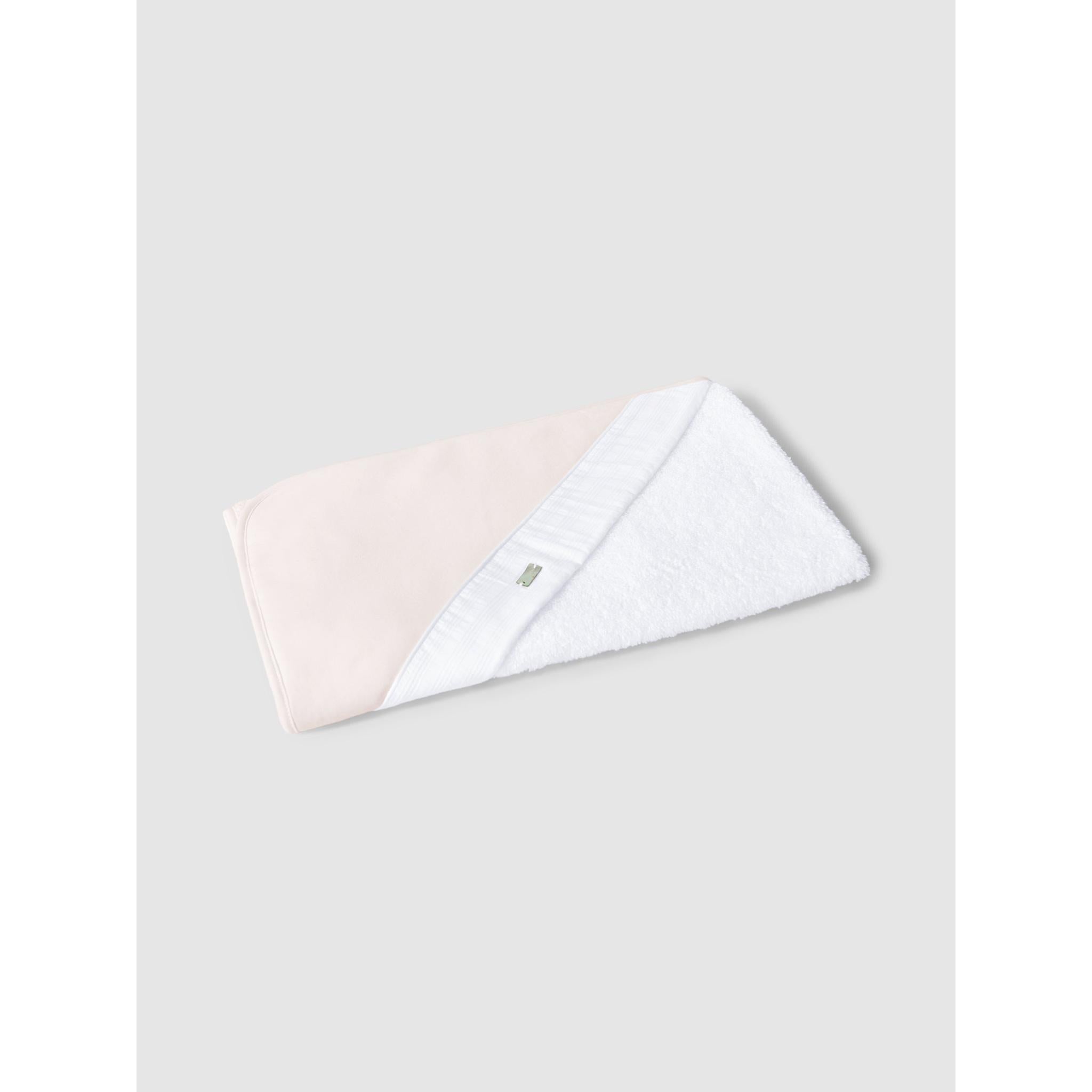 Bath towel detail in striped jacquard fabric